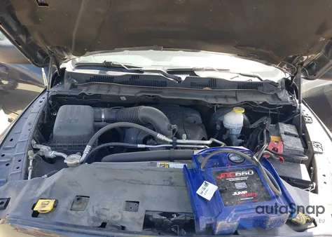 2018 Ram 1500 Express 4X2 5'7 Box из США, поврежденный, VIN 1C6RR6KT1JS296814